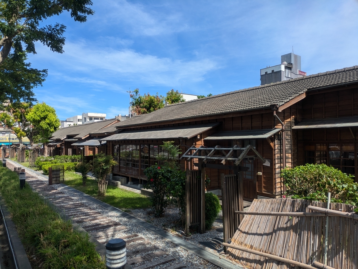 当時の工員のために建てられた日本式住宅6棟。