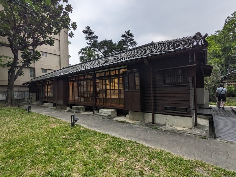 静かな雰囲気が漂う展示・講習スペース周辺。