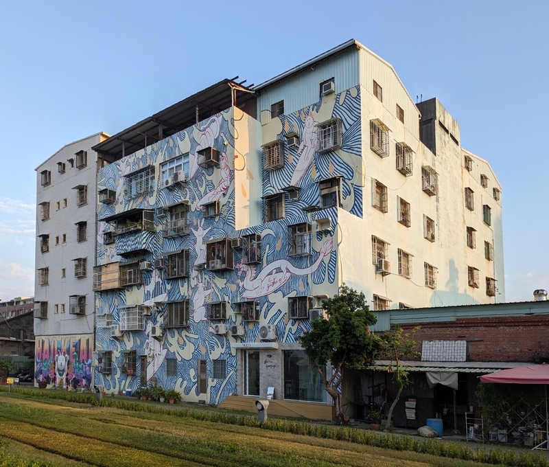 ウォールペインティング建物群 大勇倉庫街から大義倉庫街にかけて広がるウォールペインティング建物群