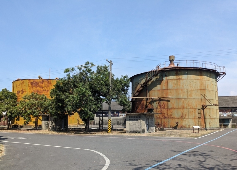 橋頭糖業文化園区のリノベ施設に展示された糖蜜タンク