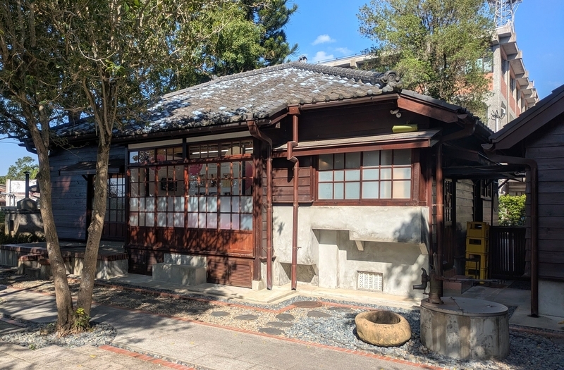 日本時代の警察署長官舎を改修した鳳飛飛故事館。当時の生活の展示がある。