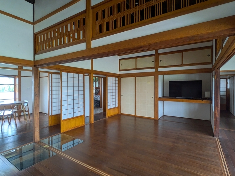 室内も当時の様子にリノベーションされている。