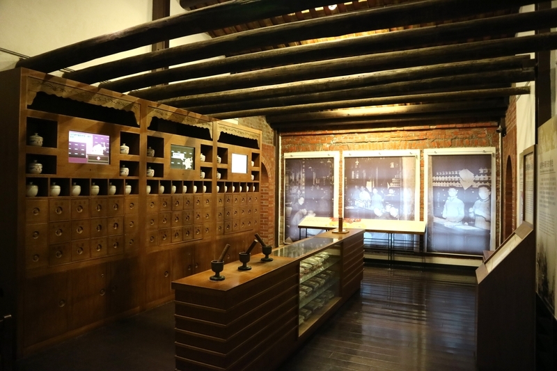 医療の歴史展示 台湾における医療の歴史を紹介する展示エリア。