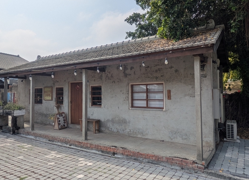 丁棟前の実験室 丁棟の手前にある小さな建物で「実験室」と呼ばれる建物を撮影した写真。