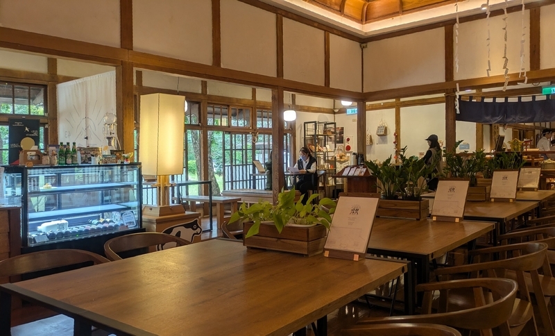 カフェの客席空間の様子。
