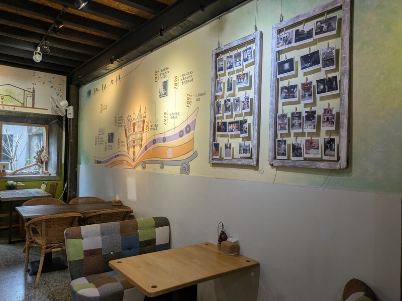 街角館No8 新南12のカフェ空間の様子。