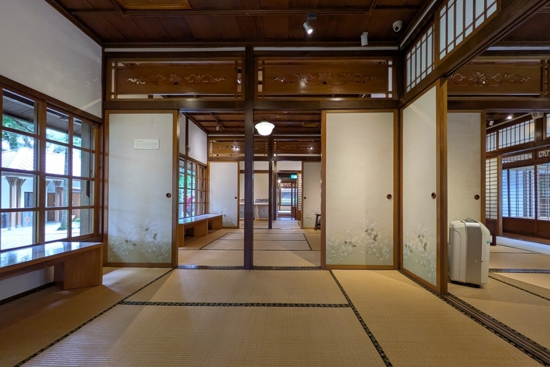 中央の畳部屋と続き間 中央部分の畳部屋と続き間の様子。