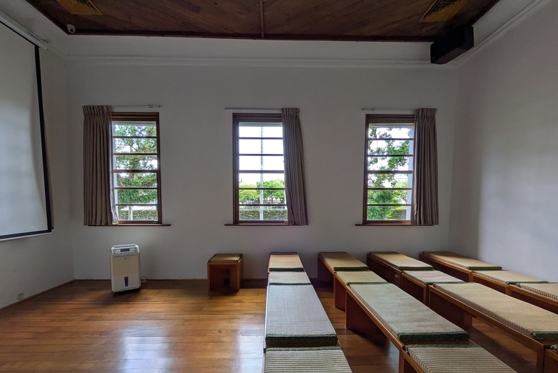 教室として使われる洋風の部屋 洋風の部屋の一つが教室として活用されている。