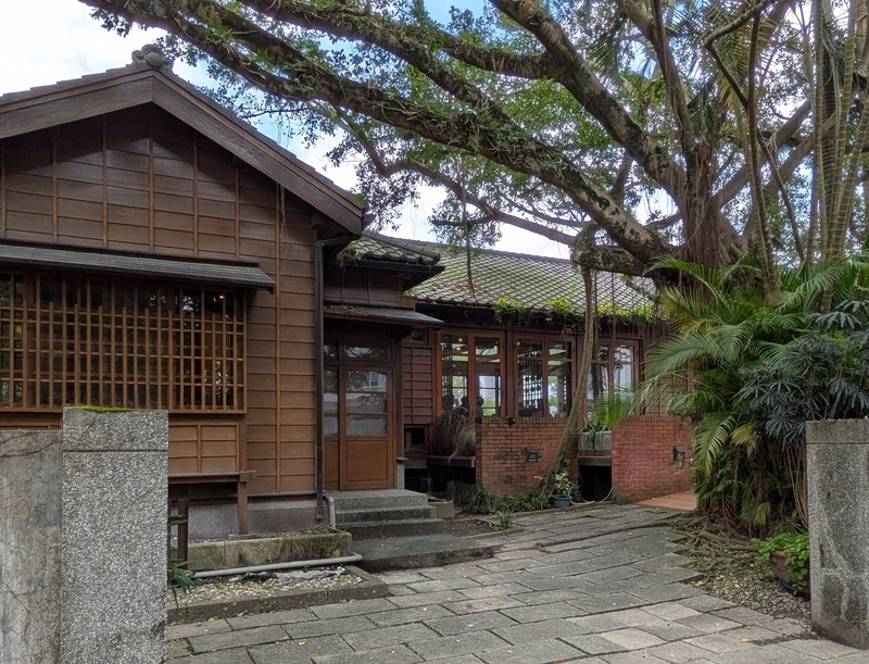 裏側からの入口 裏側から見た入口の様子。