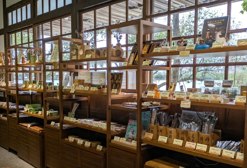 木工細工や土産ショップ 羅東林業文化園区 木工グッズと土産販売