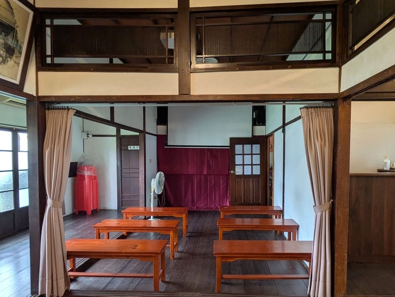 講座とセミナーコーナー 警察故事館内で講座やセミナーが行われるコーナーの様子を撮影した写真。