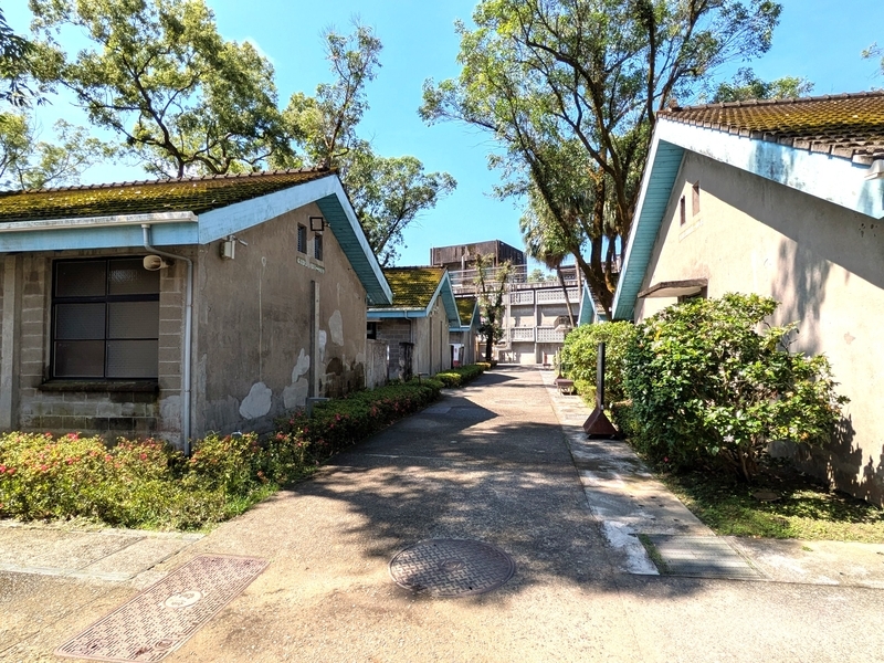 元兵舎建物群 元兵舎を活用した建物群で、人権に関する常設展示や企画展示が行われている。