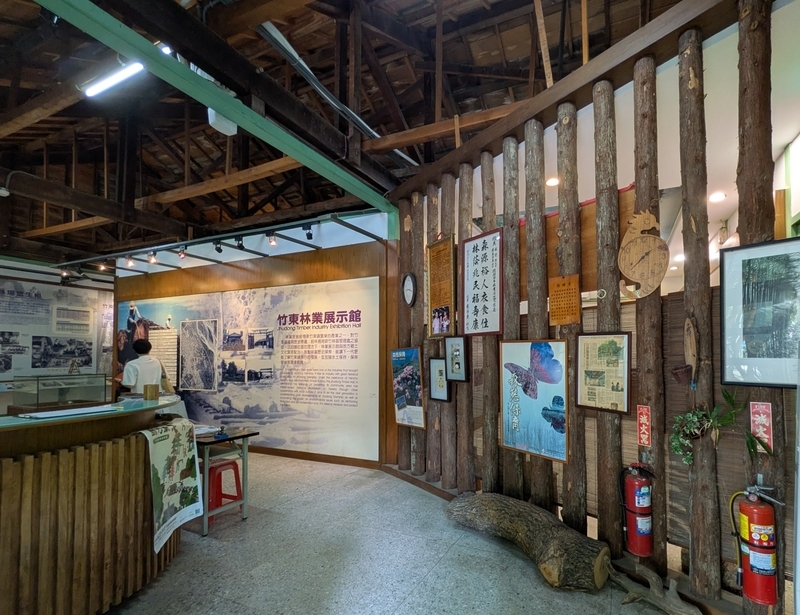 入口展示 展示館入口部分に設置された展示コーナーの様子。