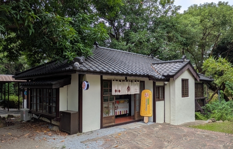 アイスキャンディーブランド「春一枝」の店舗外観。