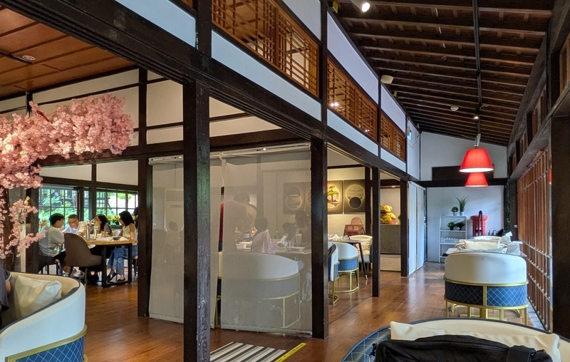 叉子咖啡 Fork Cafe（B棟）の明るく落ち着いた雰囲気の客席。