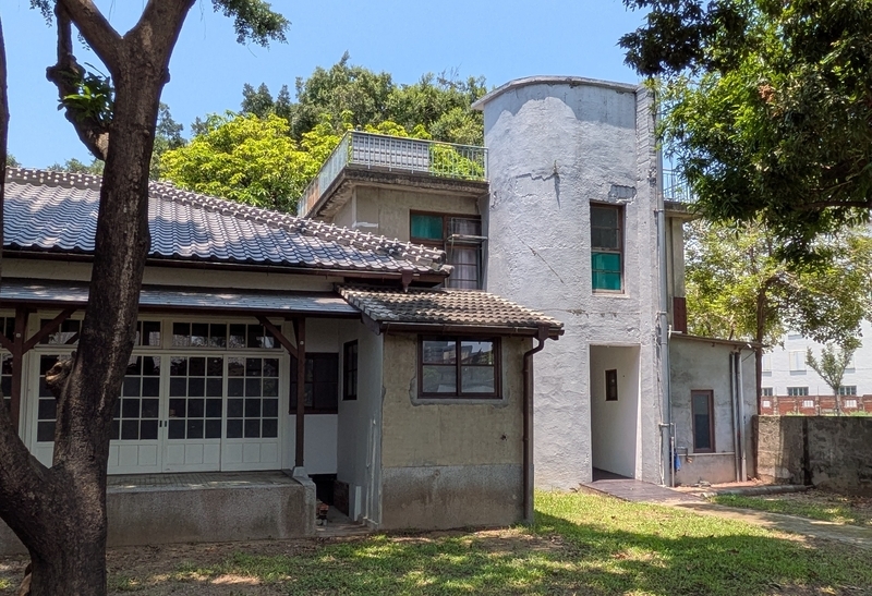 △23-25号棟は、後年に増築されたと思われる洋風デザインが施された住宅である。