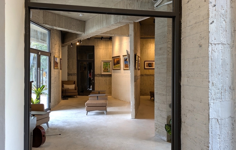 ギャラリー室内 隱身樹藝廊の室内展示空間。