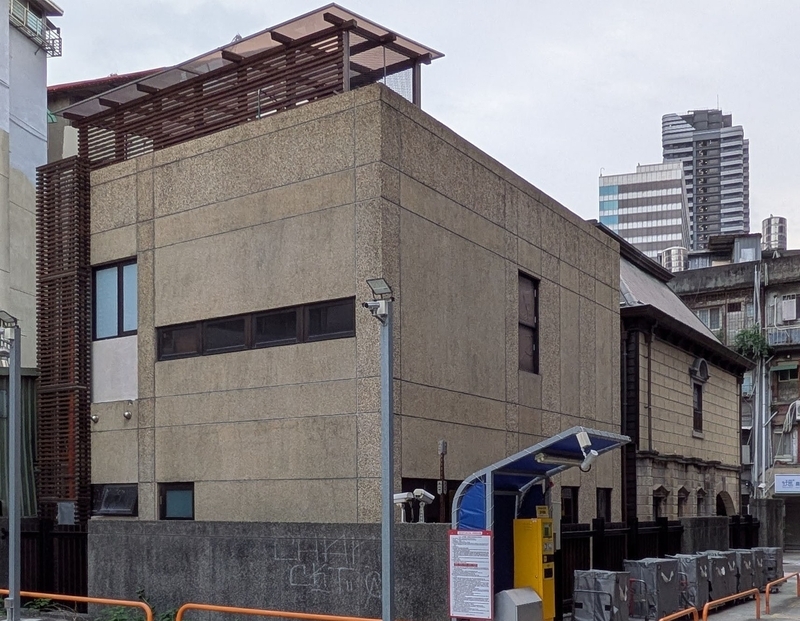 奥に配置された附属施設 洋樓の背後に配置された附属施設の外観。