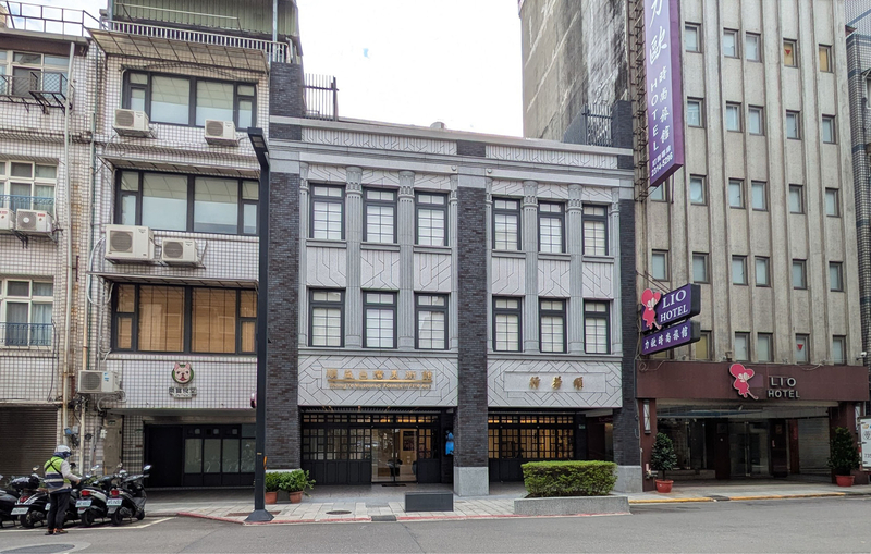 街並みと外観 周辺の街並みと建物外観の関係が分かる景観。
