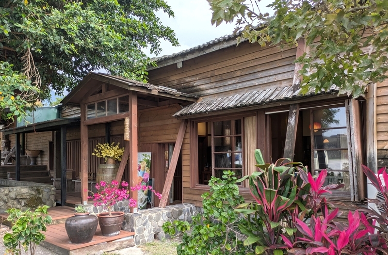 カフェ入口 日本家屋をリノベーションしたカフェの入口。
