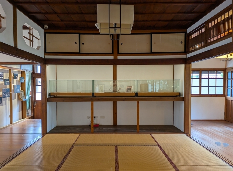 押し入れ空間を活用した展示スペース。