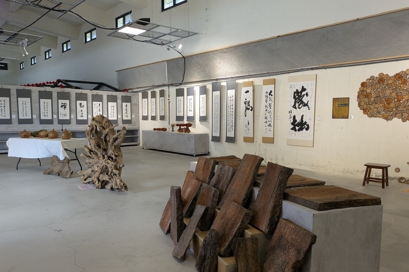 展示ホール 園区内にある展示ホールの外観。