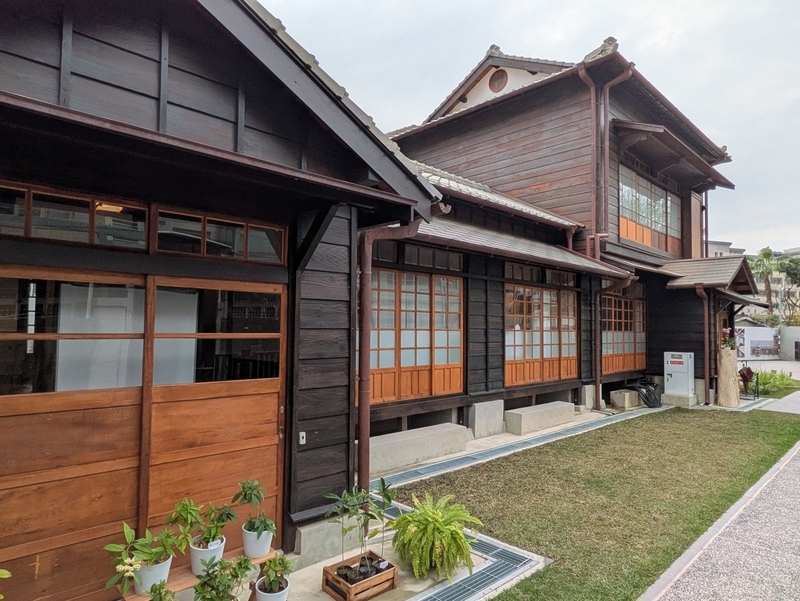建物構成 2階建てと平屋が組み合わさった旧宿泊所の構成。