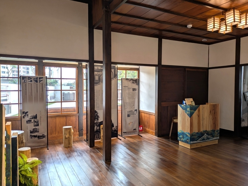 和室展示 元の和室空間を活用した展示空間。