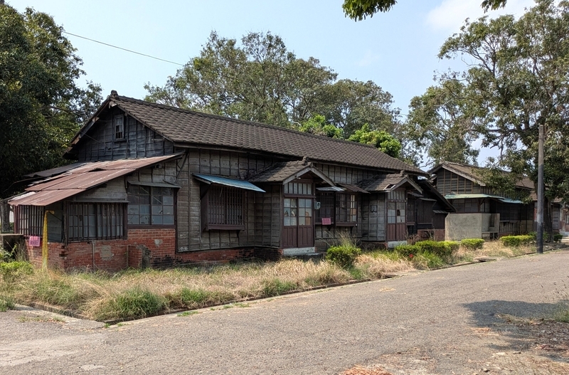 破損状態 建物の各所が壊れている様子。