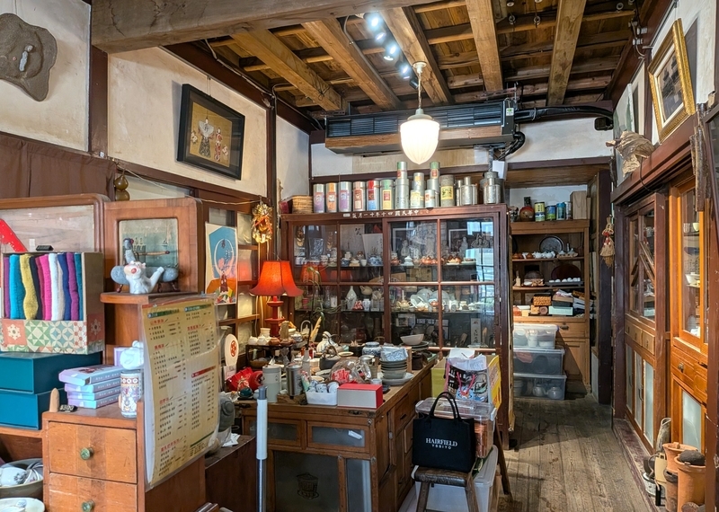 いろんな雑貨があるショップコーナー。