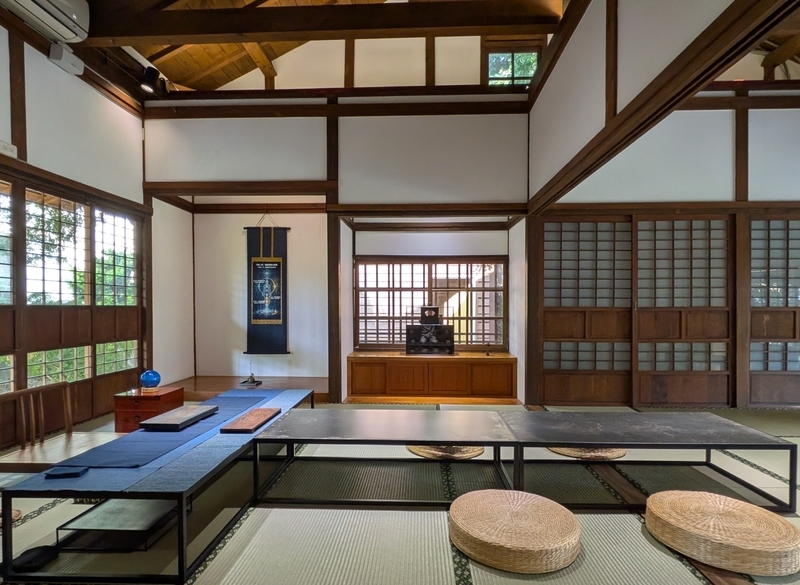 予約制の茶会に使われる室内空間。
