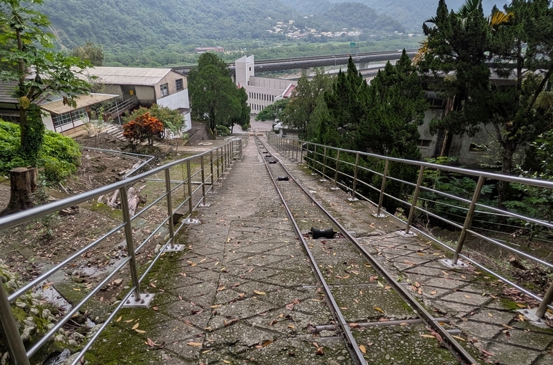 山腹側からの眺め 山腹側から斜面の下側を望んだ景観。